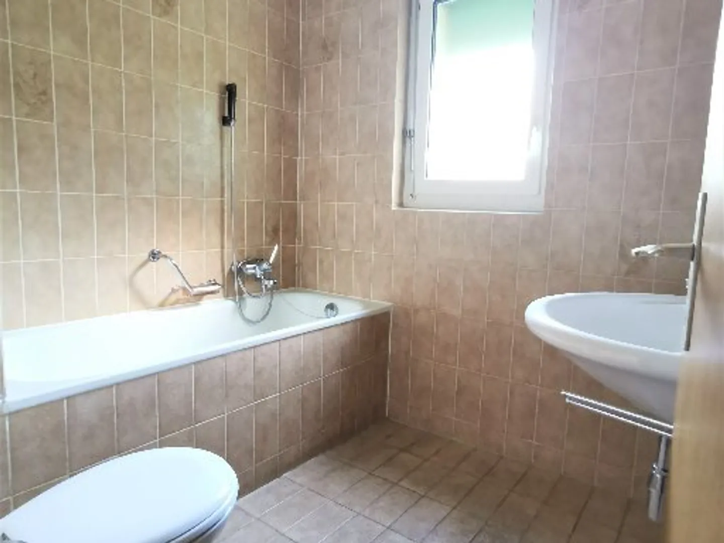 Single house for sale - Photo 3 of 4