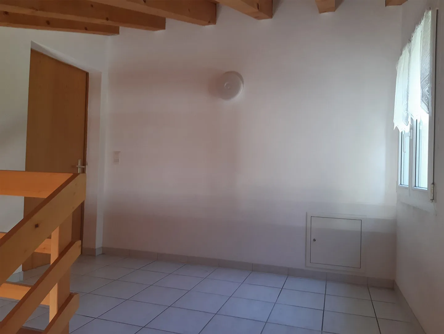 schöne helle 2.5 Zimmer Dach-Wohnung mit Aussicht auf Ilanz - Foto 4 von 8