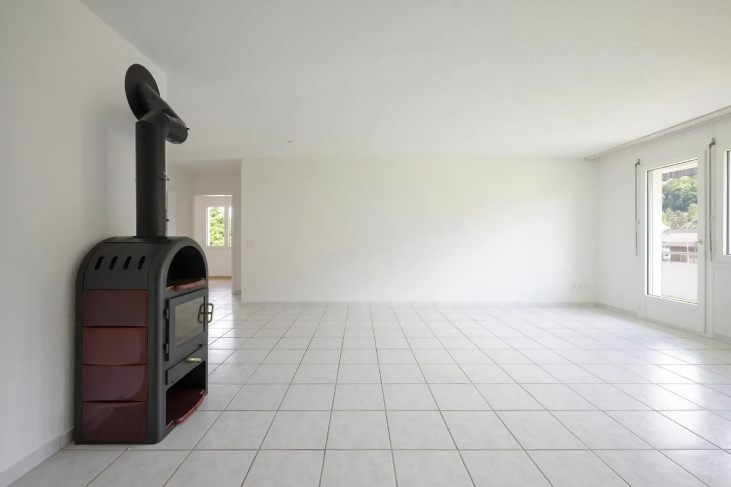 Bright 4.5 Room Apartment on the 2nd Floor with Wonderful View - Photo 1 of 12