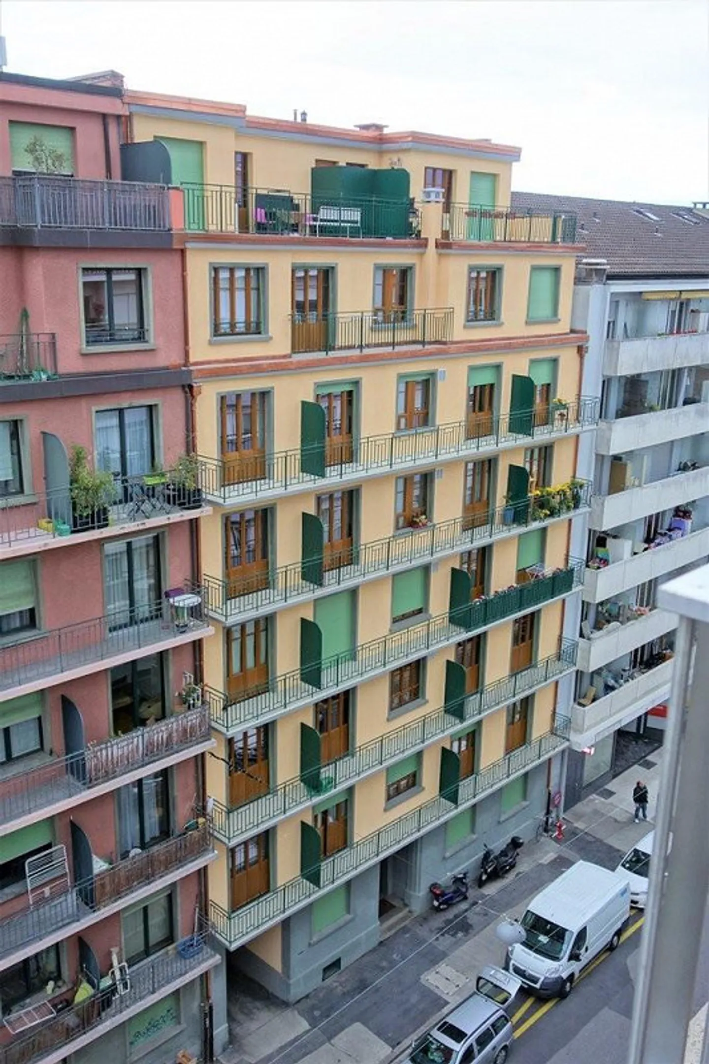 Petit appartement 3.5p proche Plainpalais - Photo 1 sur 10