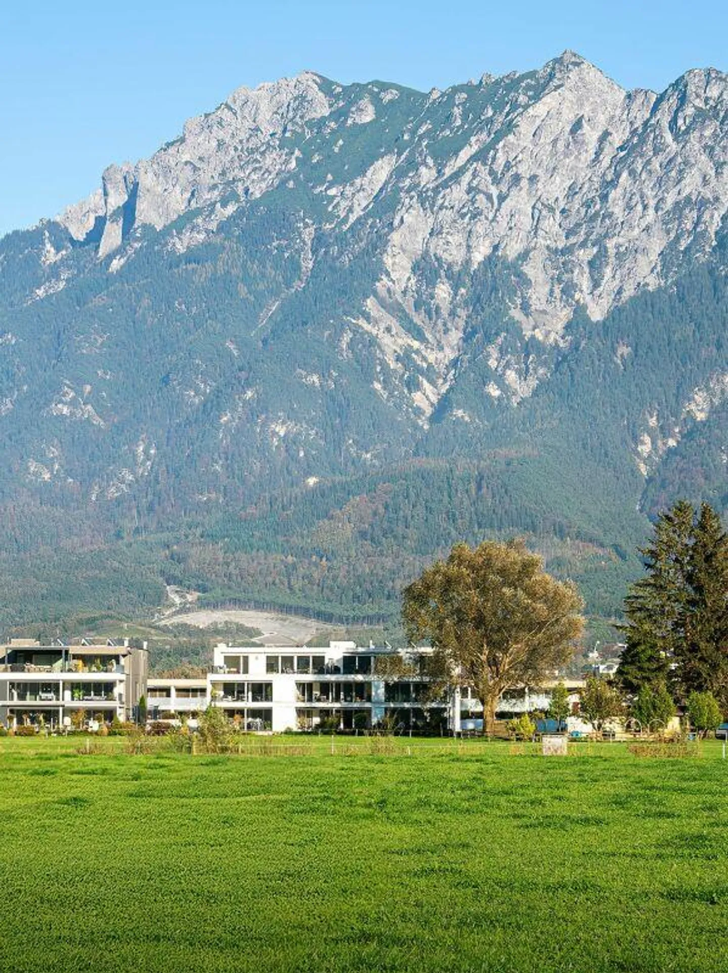 Confort et tranquillité réunis - Appartement en attique moderne pour les plus hautes exigences ! - Photo 3 sur 13