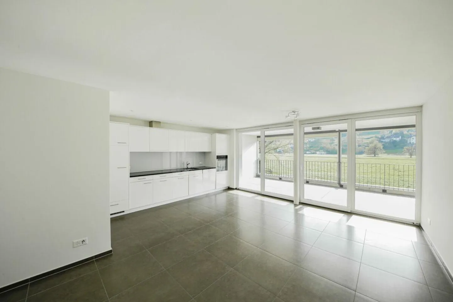 Confort et tranquillité réunis - Appartement en attique moderne pour les plus hautes exigences ! - Photo 4 sur 13