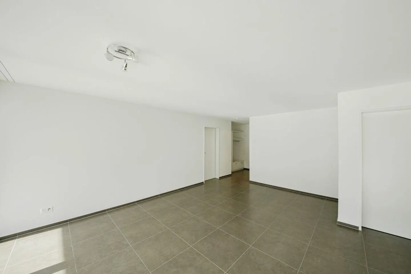 Confort et tranquillité réunis - Appartement en attique moderne pour les plus hautes exigences ! - Photo 5 sur 13