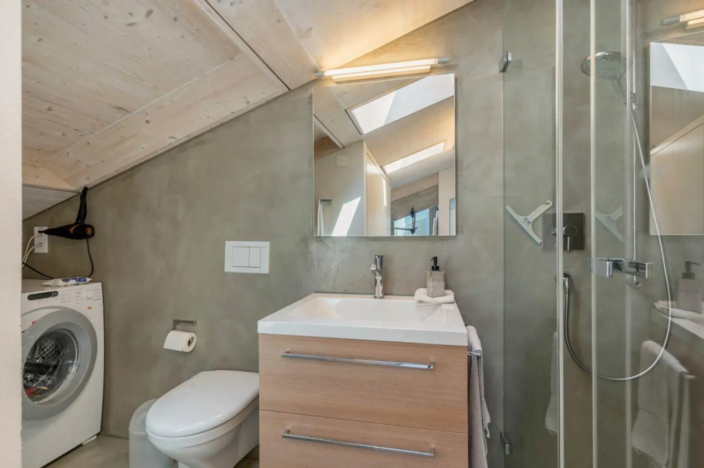 Exclusive penthouse on the top floor with two terraces, over... - Photo 16 of 21