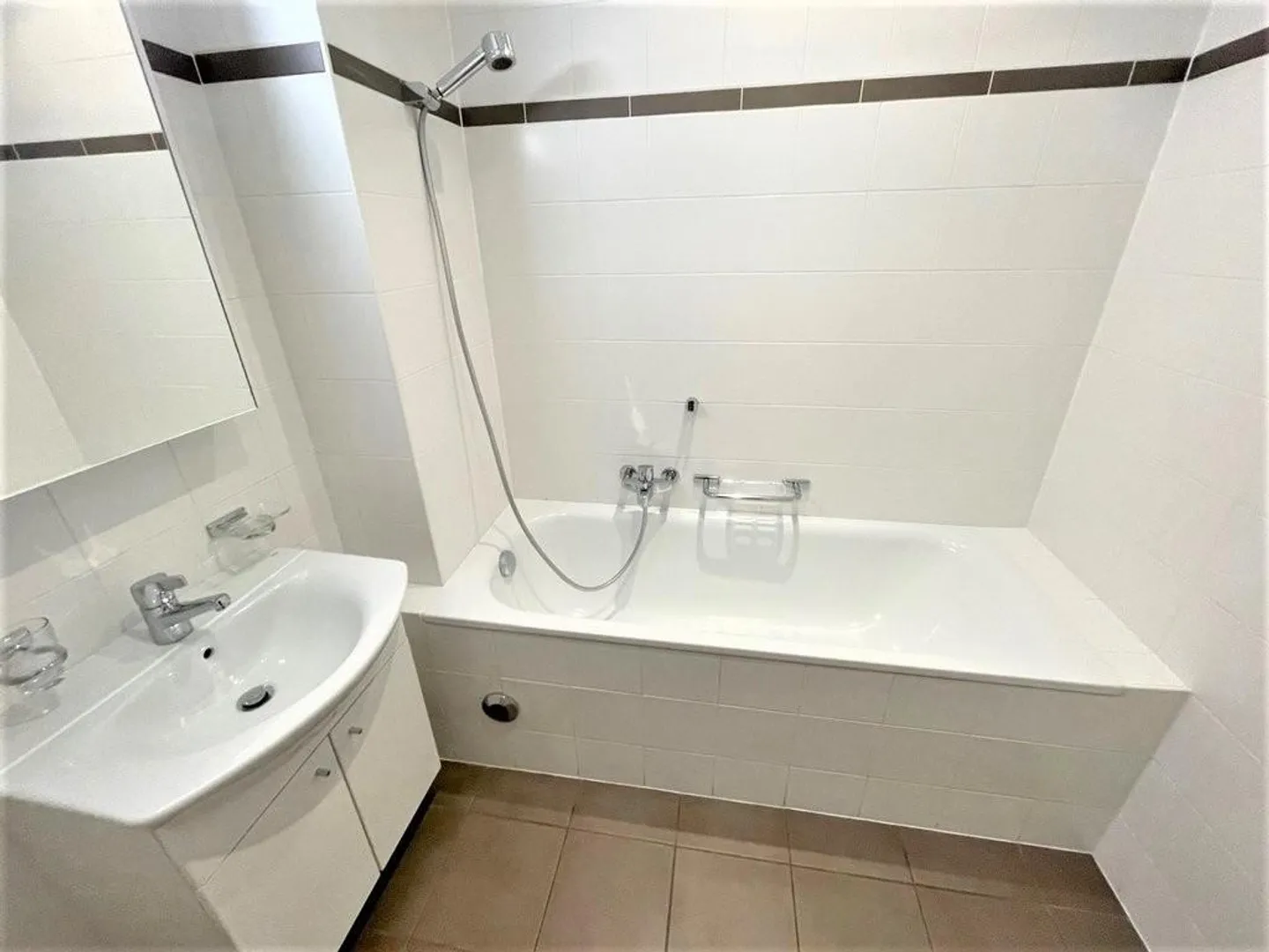 Petit appartement 3.5p proche Plainpalais - Photo 5 sur 10