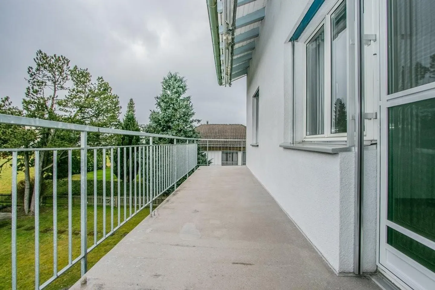 Spacious 4.5 Room Apartment with Balcony and Close to Lake Constance - Photo 1 of 5