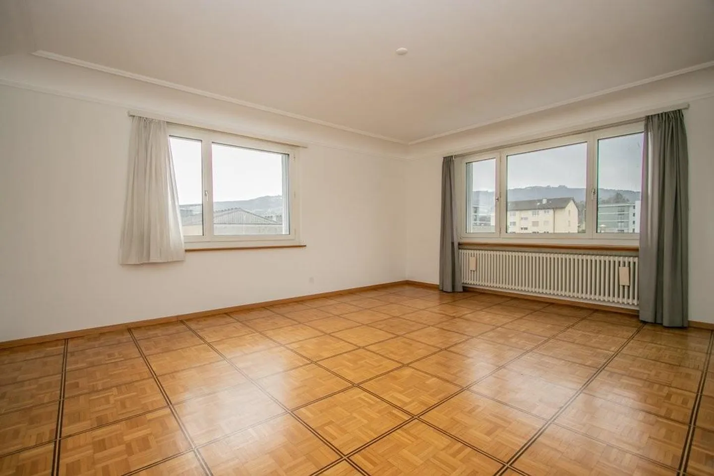 Spacious 4.5 Room Apartment with Balcony and Close to Lake Constance - Photo 5 of 5