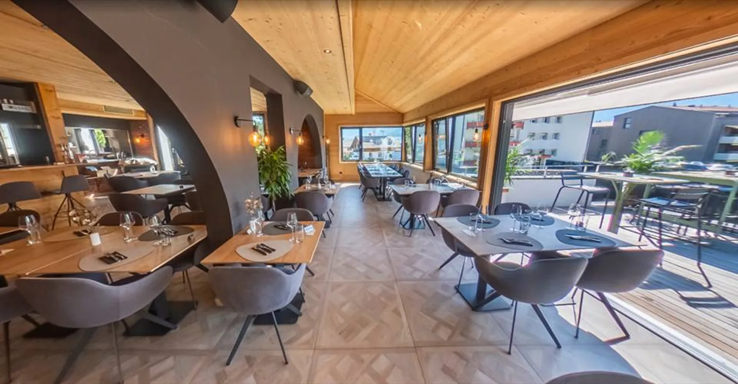 Mixed-use building for rent - Photo 10 of 10