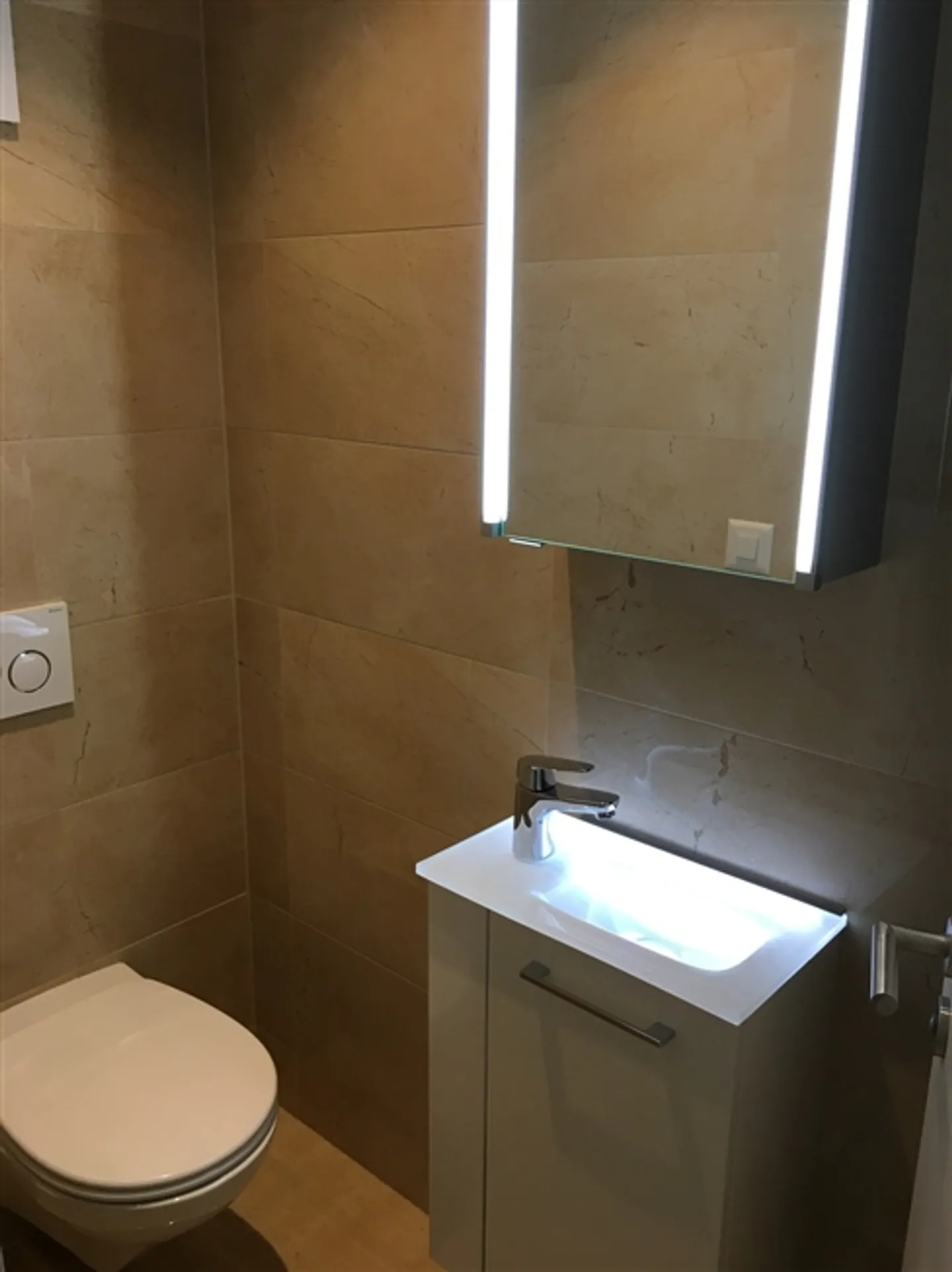 Magnificent 3.5-room apartment in Vesin - Photo 4 of 7