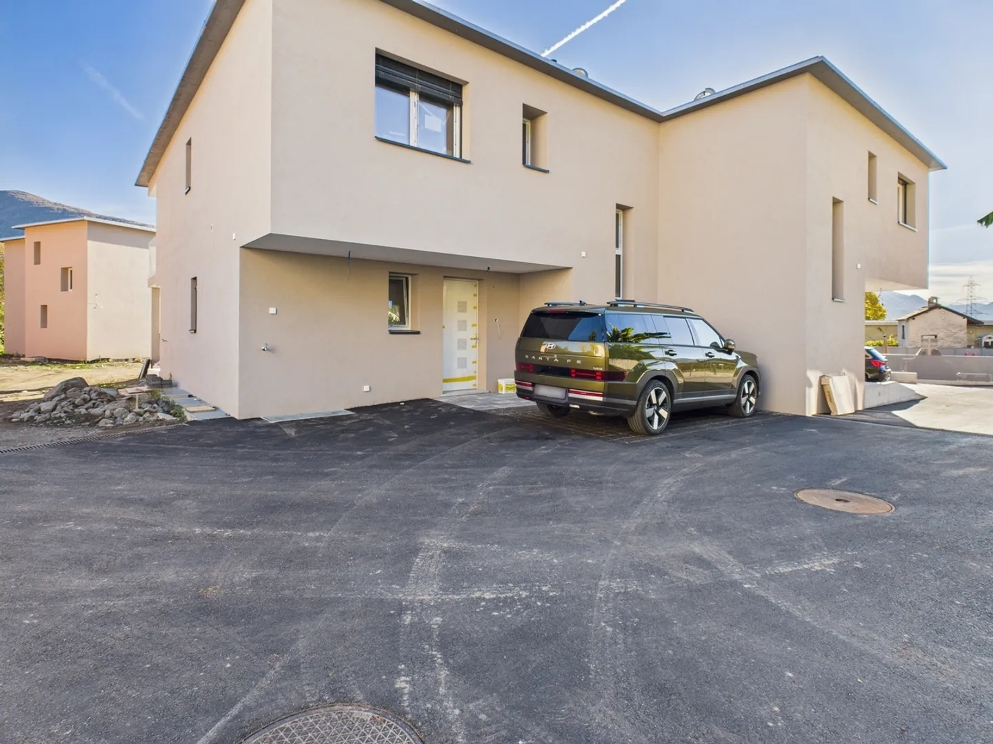 Moderne neu gebaute Reihenhaus in Cugnasco – 4.5 Zimmer... - Foto 4 von 11