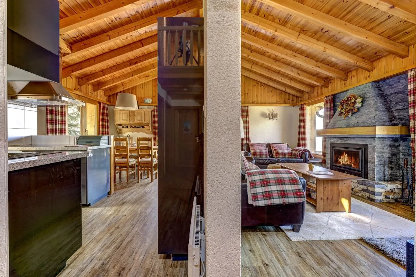 Chalet ensoleillé avec vue imprenable ! - Photo 5 sur 13