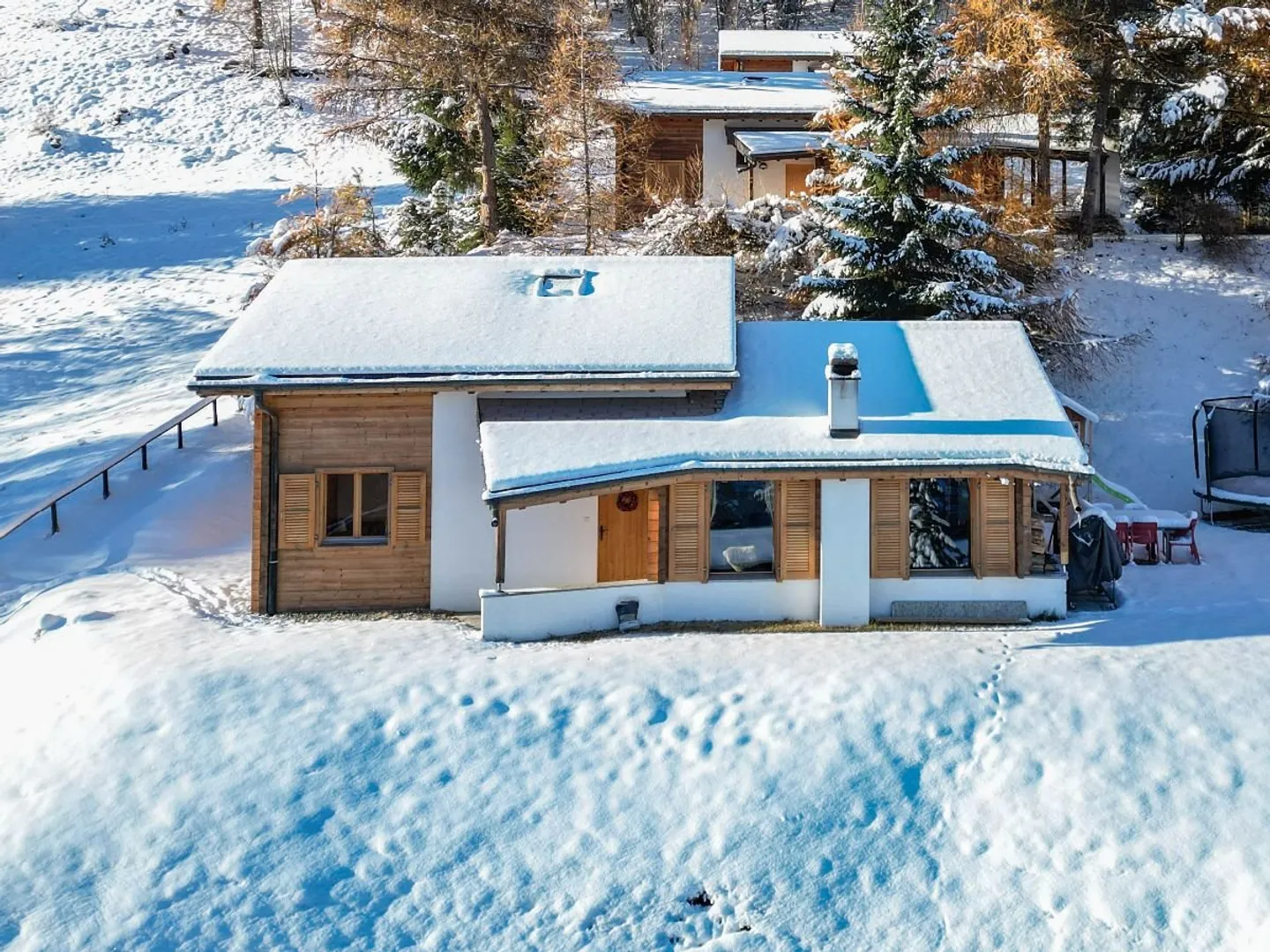 Chalet ensoleillé avec vue imprenable ! - Photo 2 sur 13