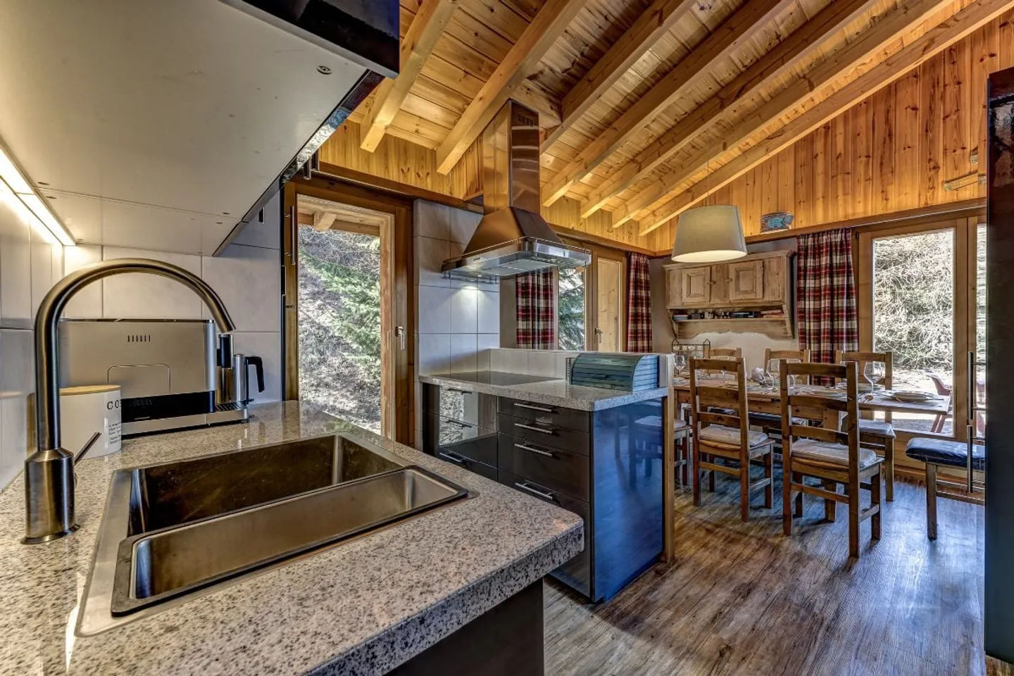 Chalet ensoleillé avec vue imprenable ! - Photo 9 sur 13