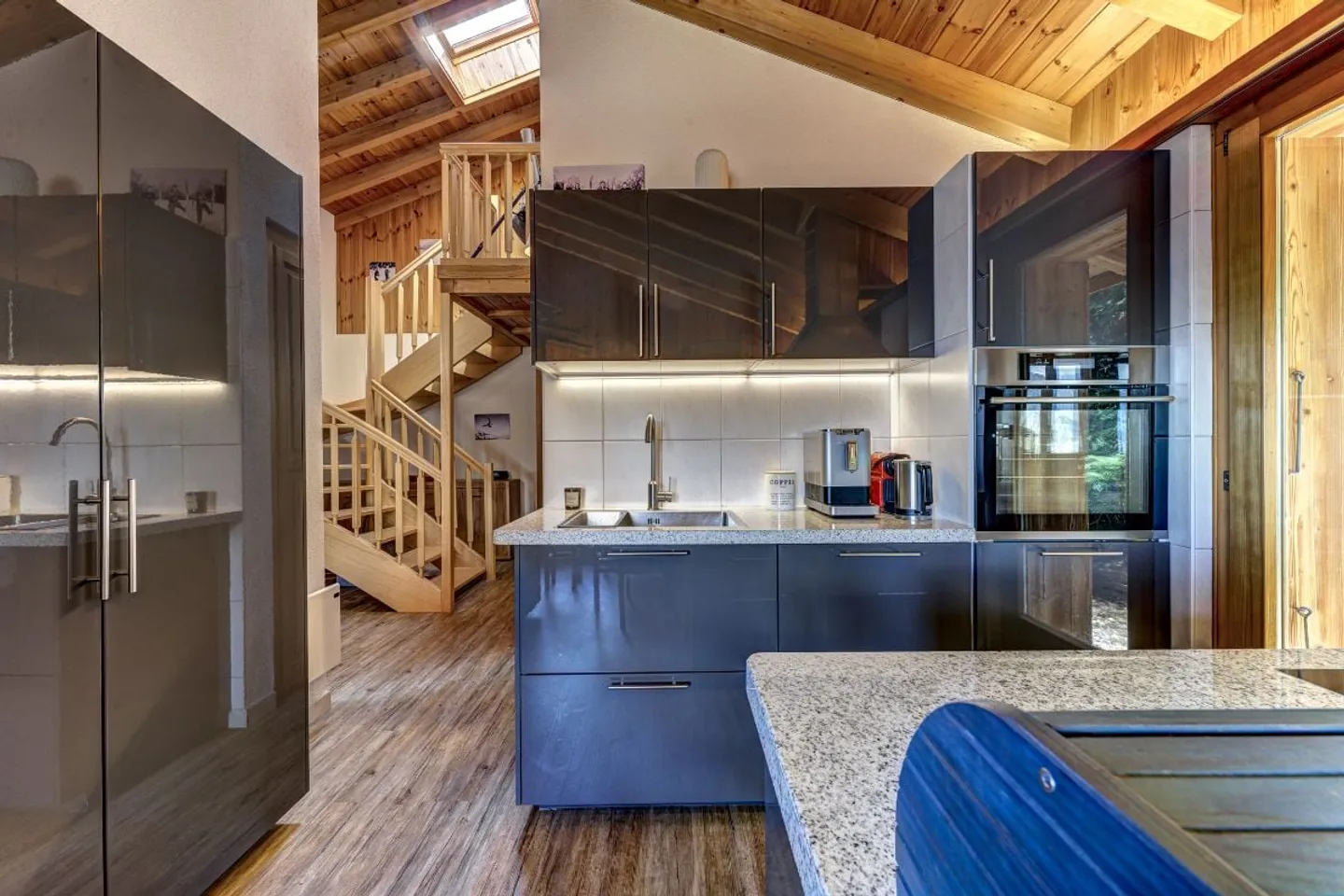 Chalet ensoleillé avec vue imprenable ! - Photo 10 sur 13