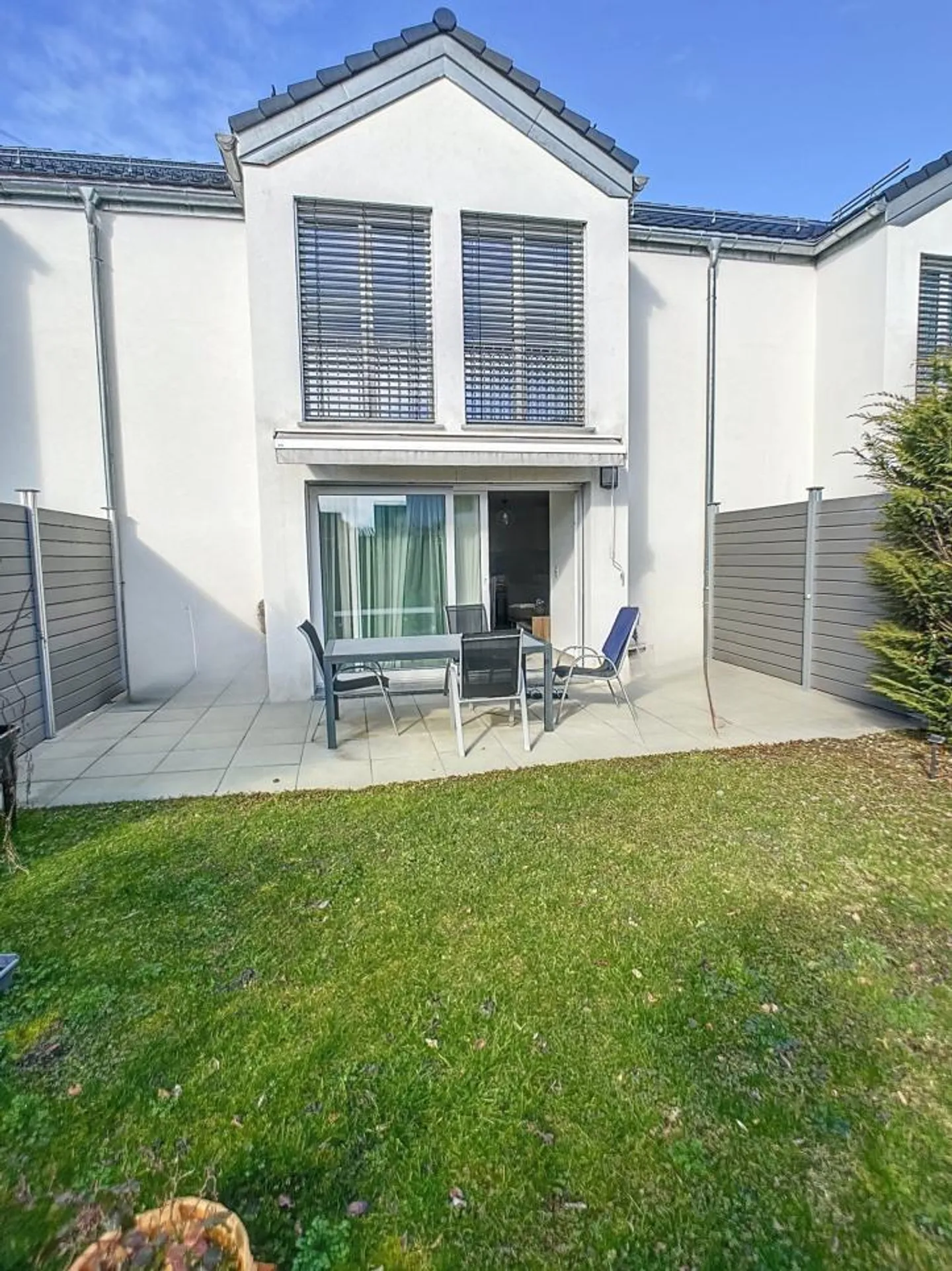 Ideal house for a family - Photo 1 of 2