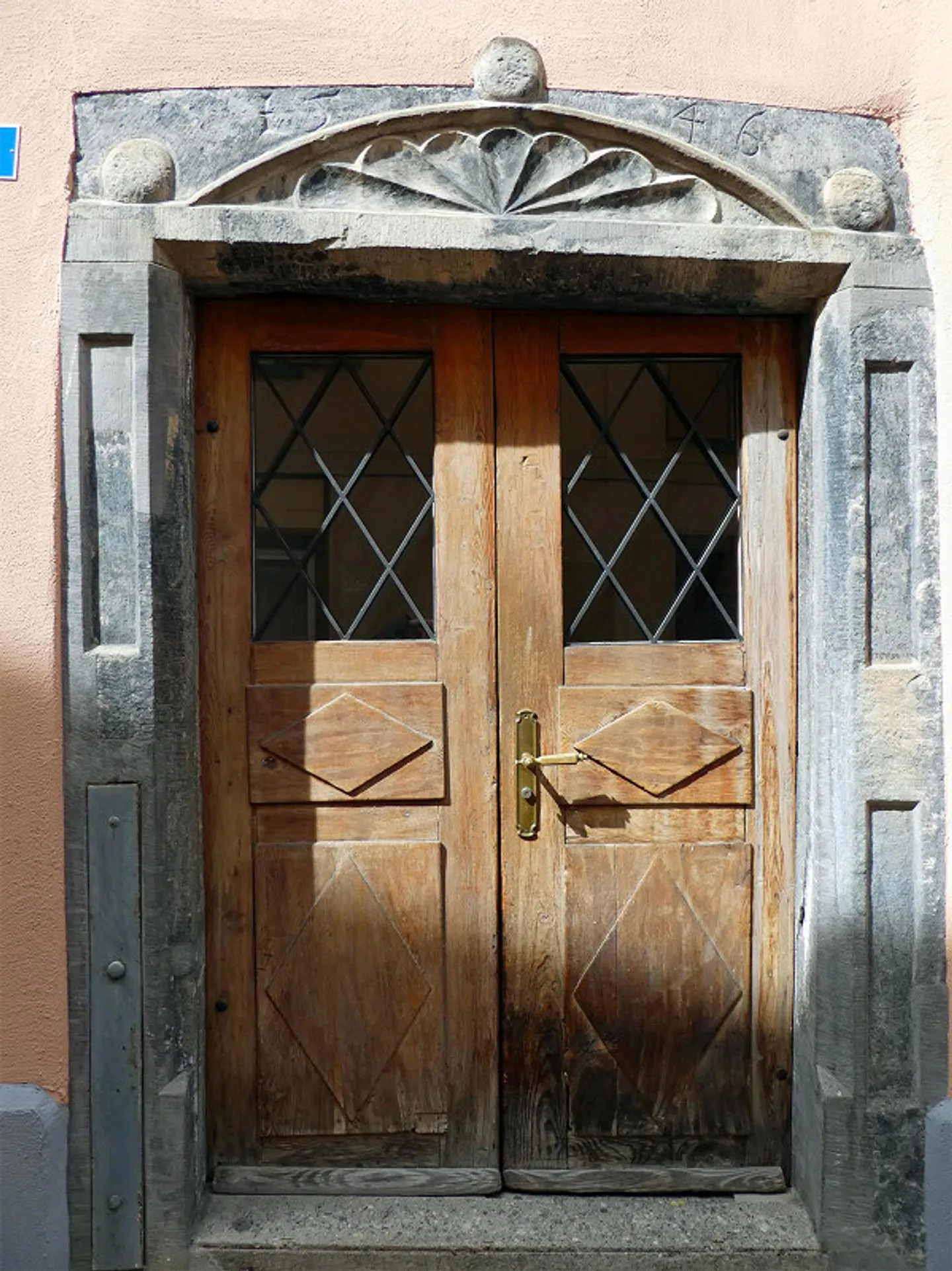 Beautiful and Quiet Old Town Apartment - Photo 7 of 8