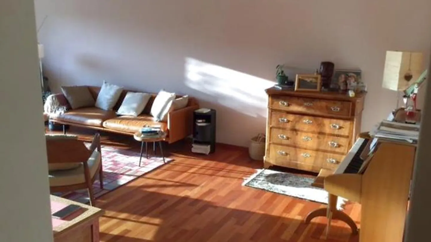 DUPLEX APARTMENT 4½ ROOMS IN MARLY (FR), FURNISHED, FIXED TERM - Photo 5 of 12