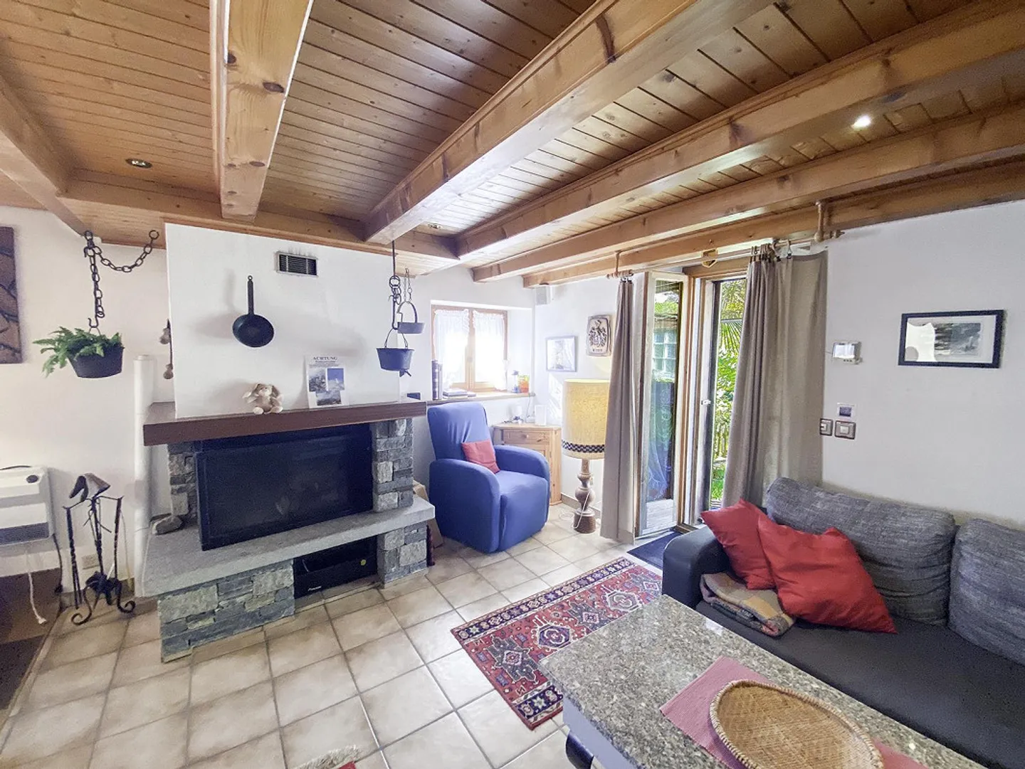 Maison de vacances rustique rénovée avec jardin et parking - Photo 7 sur 23