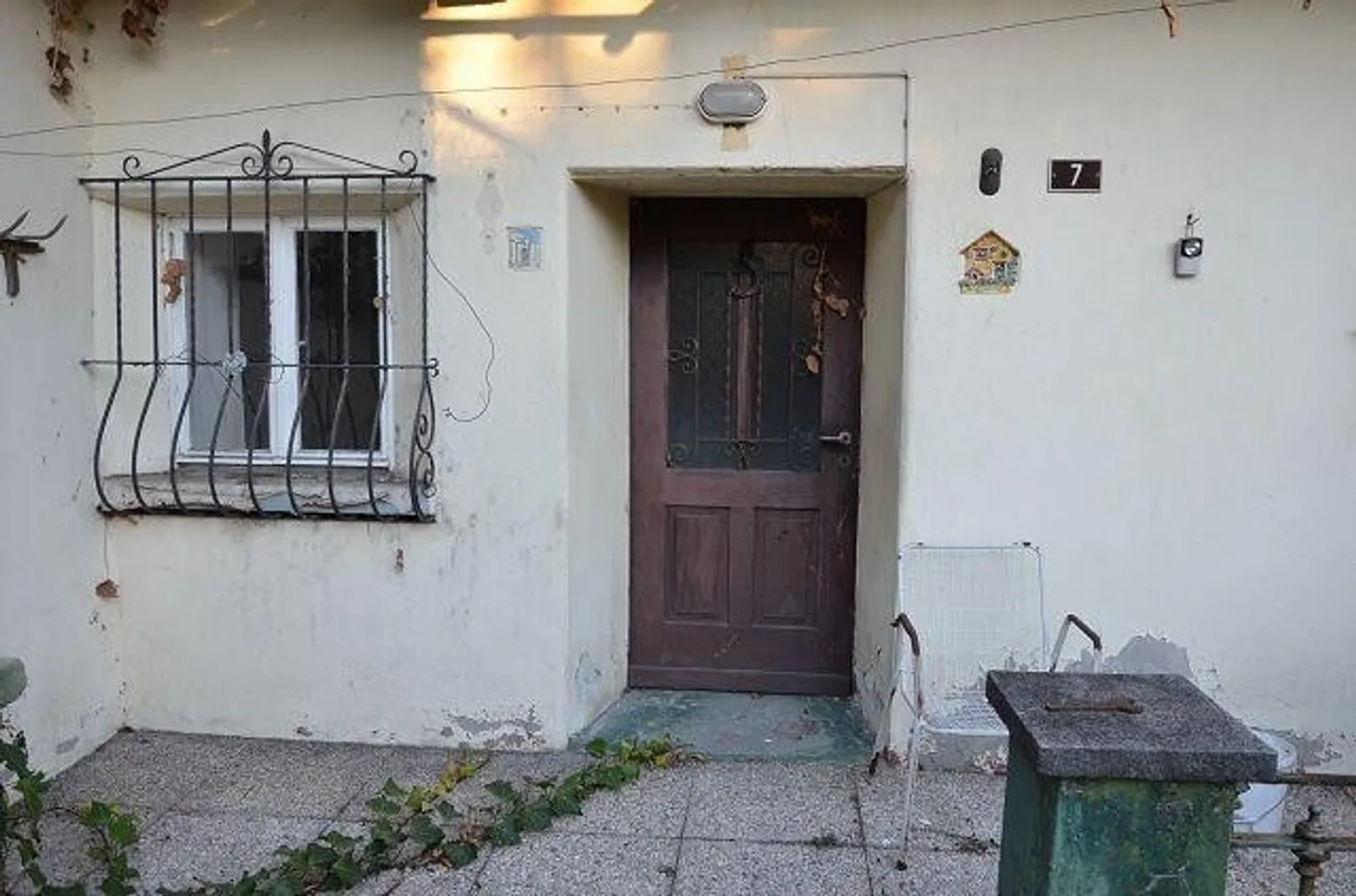 Maison de village avec extension à rénover et terrasse / Grande maison et annexe à rénover + terrain constructible, très ensoleillé et calme avec belle vue - Photo 7 sur 13