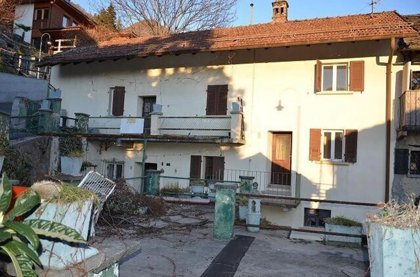 Maison de village avec extension à rénover et terrasse / Grande maison et annexe à rénover + terrain constructible, très ensoleillé et calme avec belle vue - Photo 13 sur 13