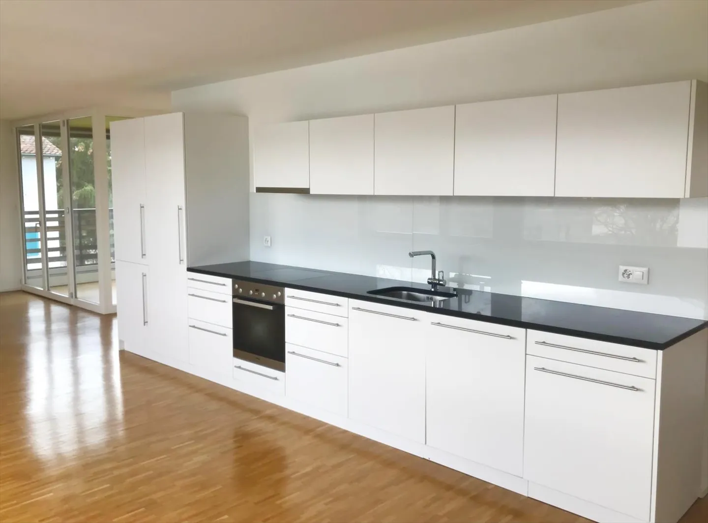 08/15. Pas ici! - Photo 3 sur 9