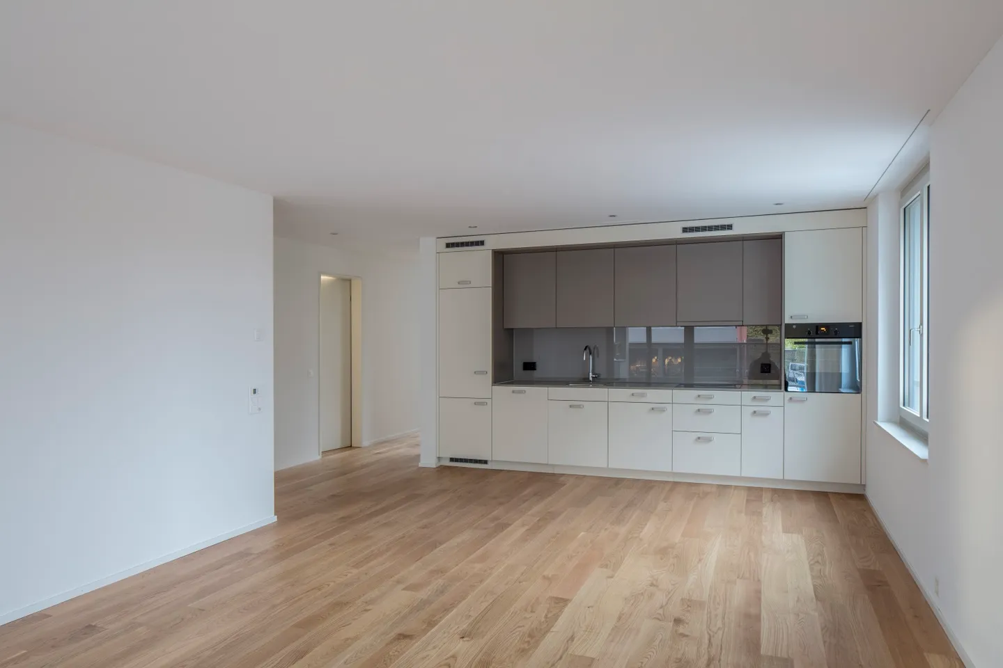 RENT WITHOUT DEPOSIT - We are renting this beautiful apartment in a green location - Photo 3 of 6