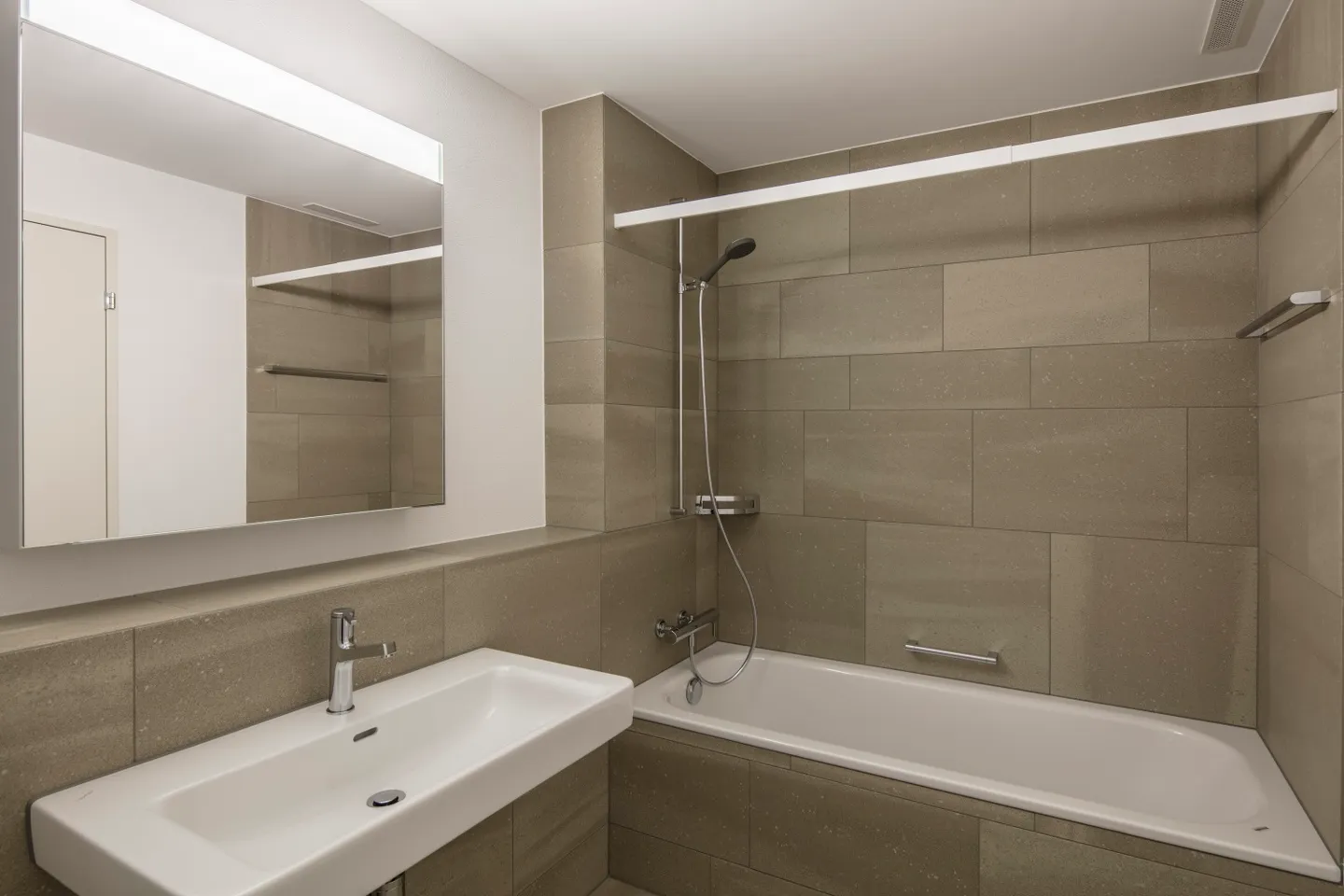 RENT WITHOUT DEPOSIT - We are renting this beautiful apartment in a green location - Photo 4 of 6