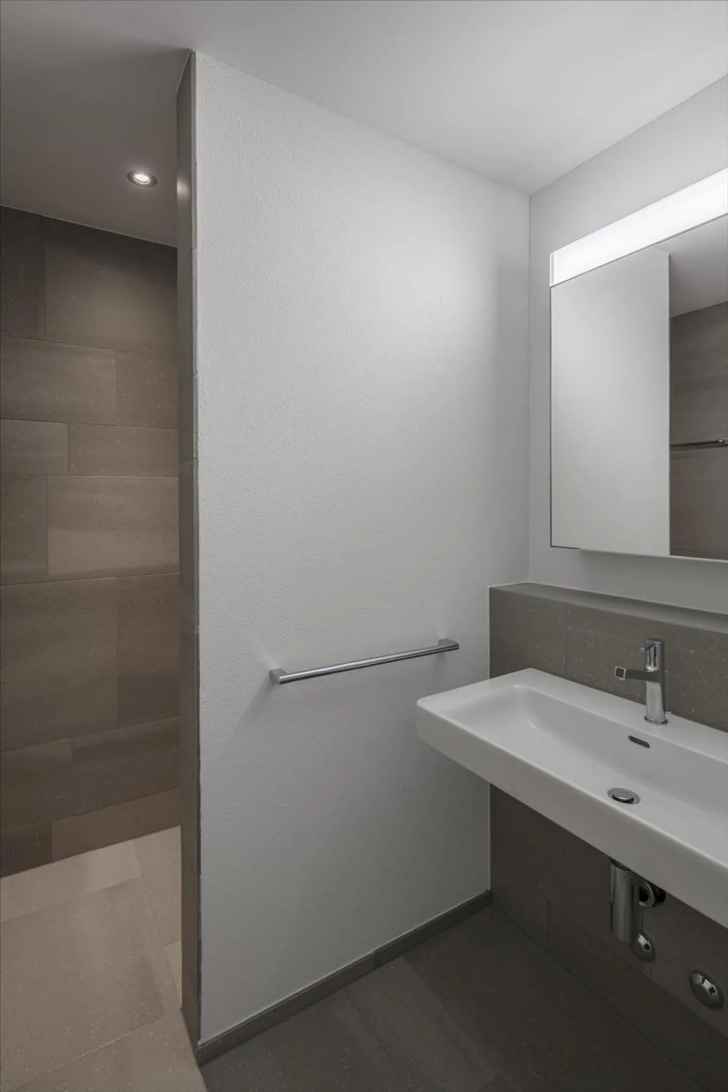 RENT WITHOUT DEPOSIT - We are renting this beautiful apartment in a green location - Photo 5 of 6