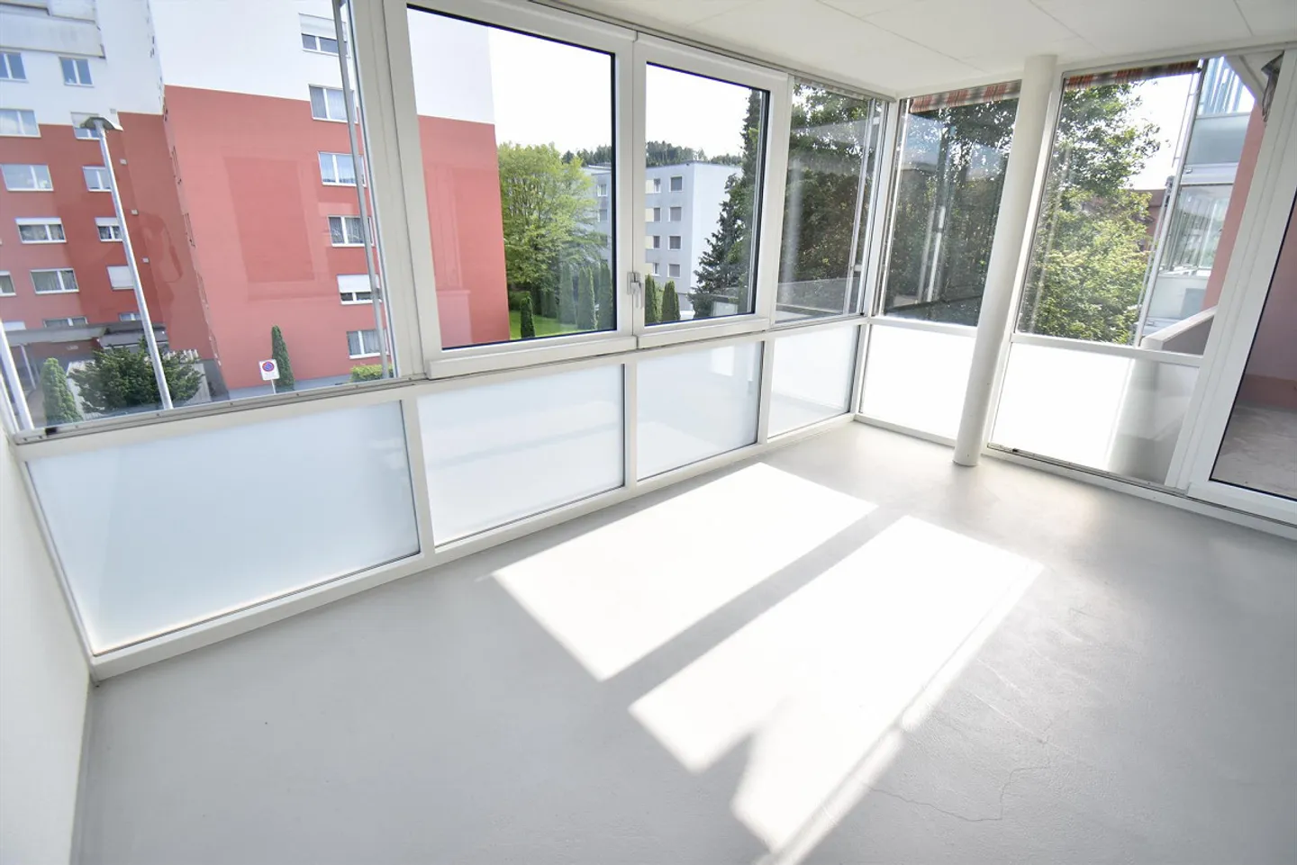 3.5 Room Apartment - Photo 3 of 7