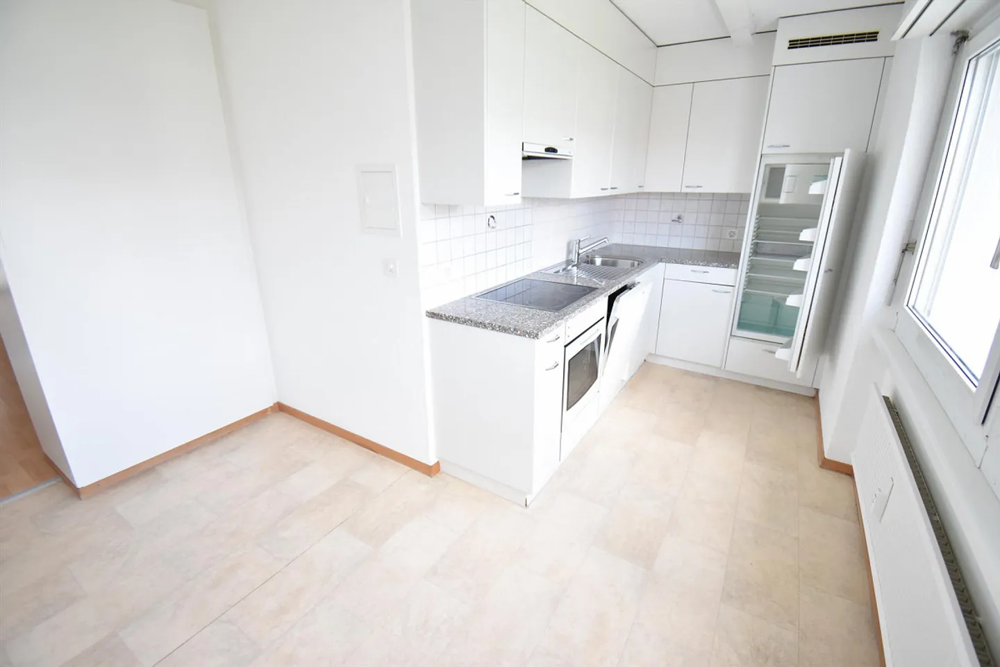 3.5 Room Apartment - Photo 4 of 7