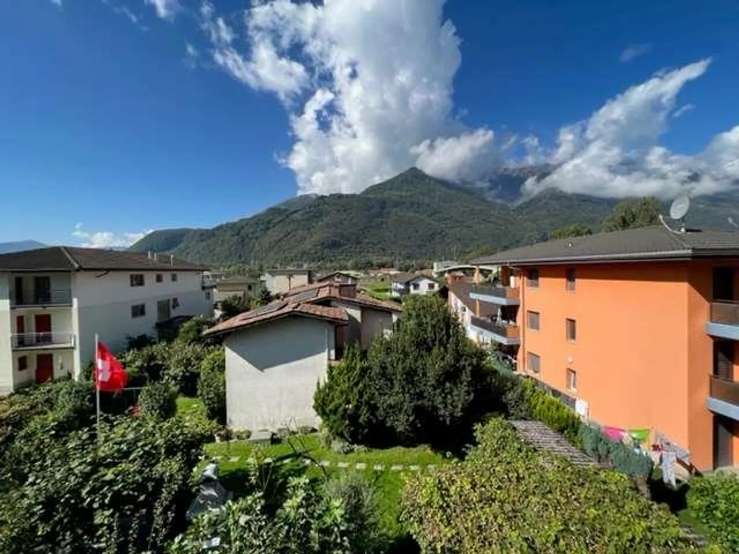 Accogliente appartamento 2,5 locali con vista - Foto 2 di 13