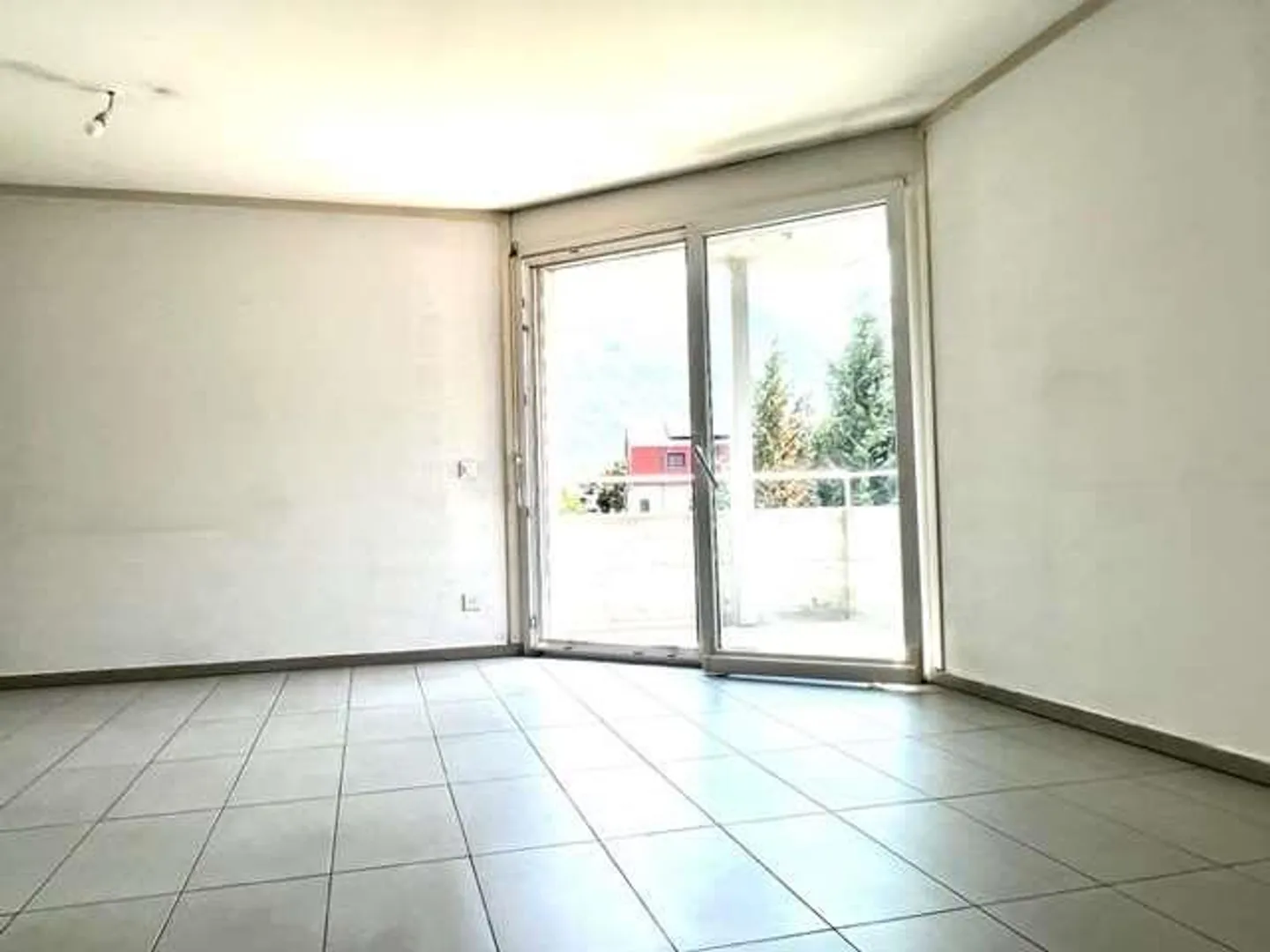 Accogliente appartamento 2,5 locali con vista - Foto 3 di 13