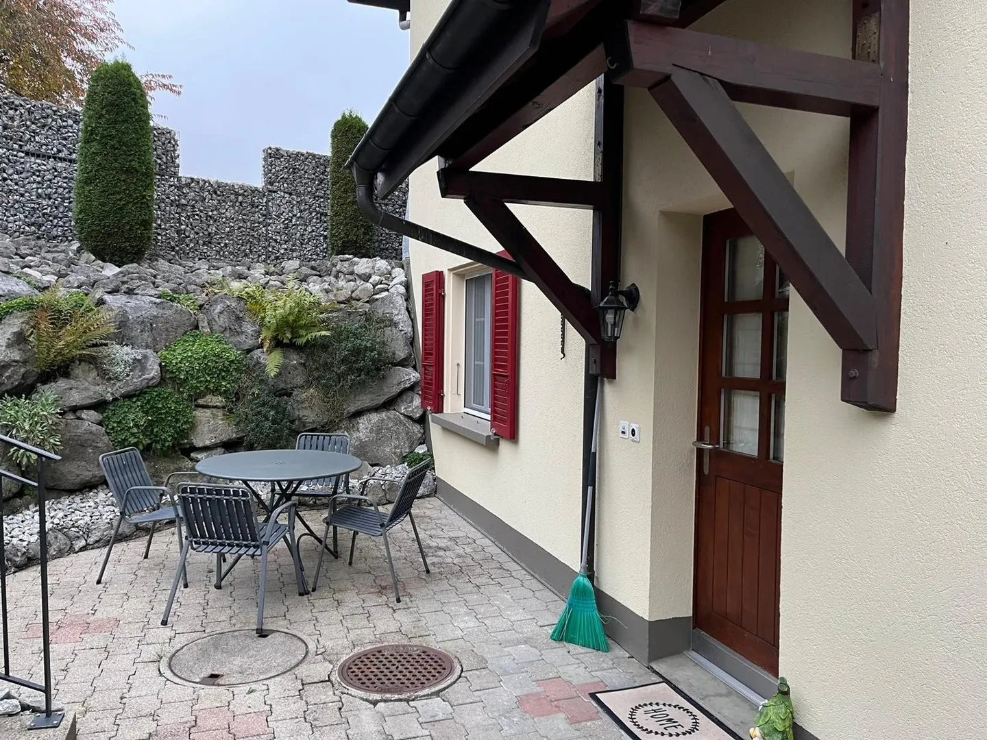 Appartamento di 2,5 locali in affitto in una villa - Foto 1 di 6