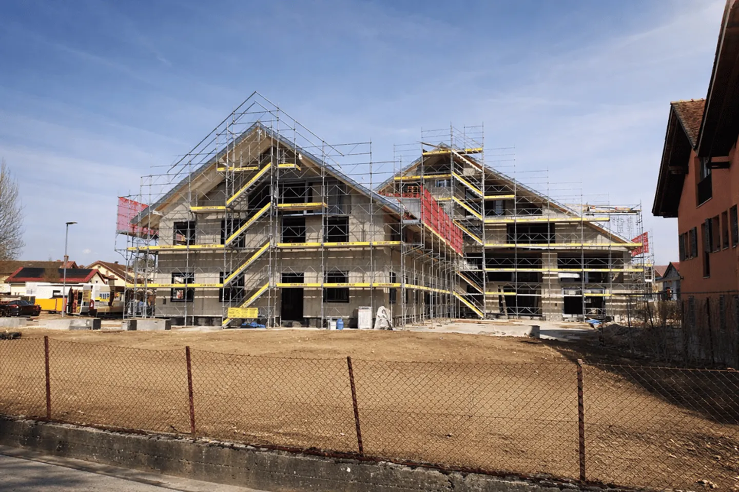 Lot 2 - 2,5 pces - Terrasse 21m2 + Jardin privé 7m2 - Photo 3 sur 12