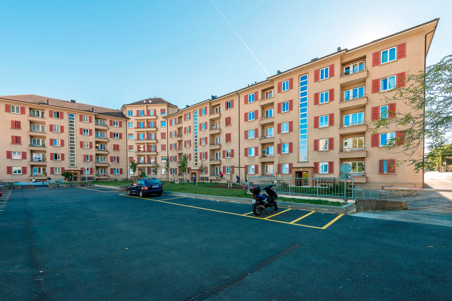 Attractive Apartment - Photo 2 of 3