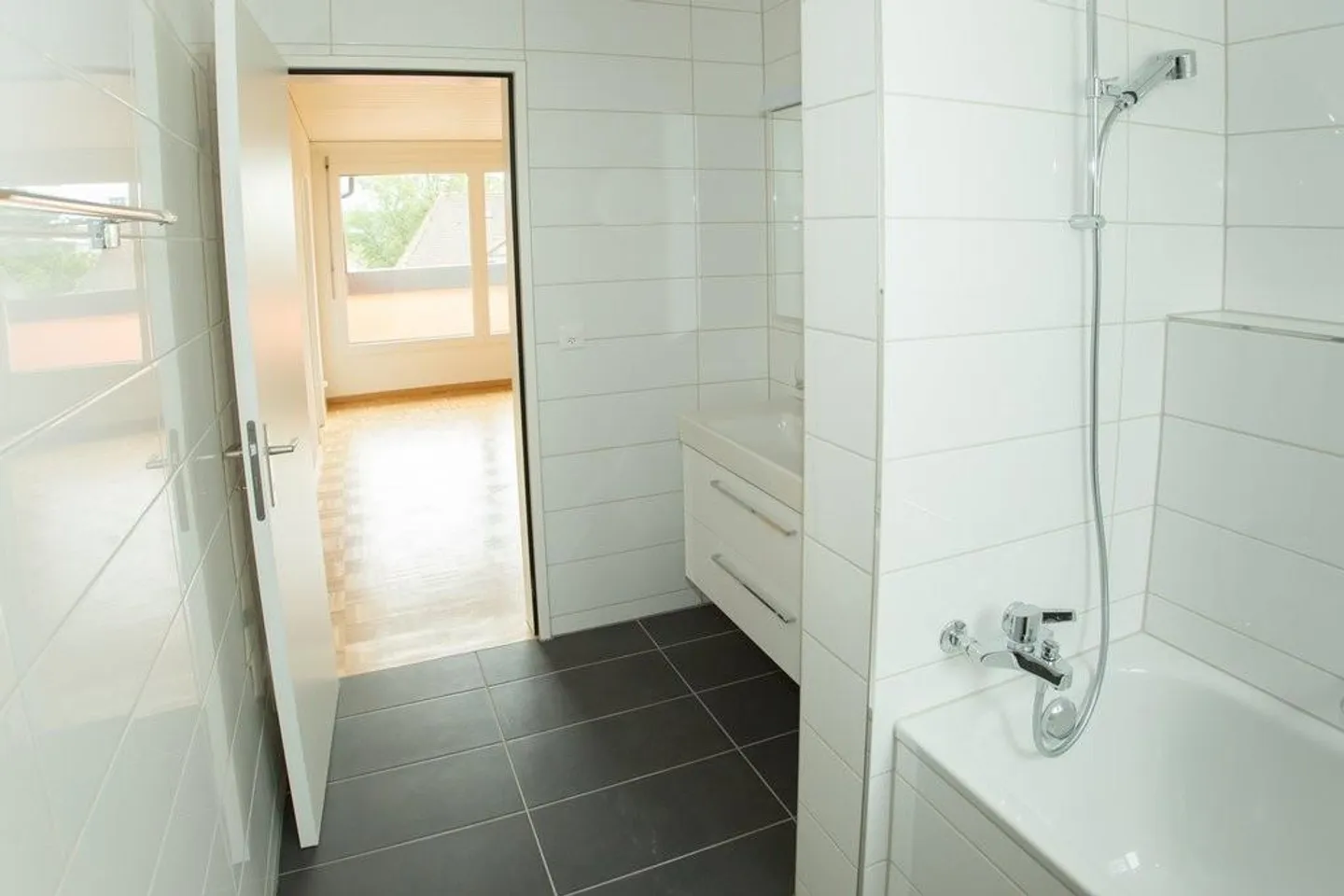 Appartamento luminoso 4.5 stanze - Foto 5 di 12