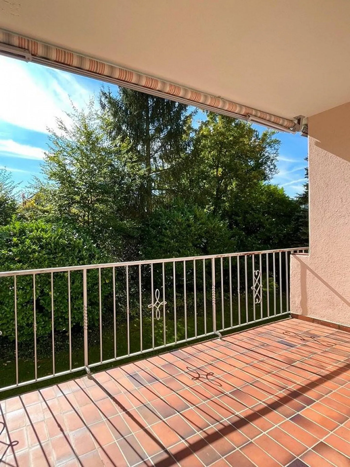 Living at Zürichberg - Photo 2 of 5