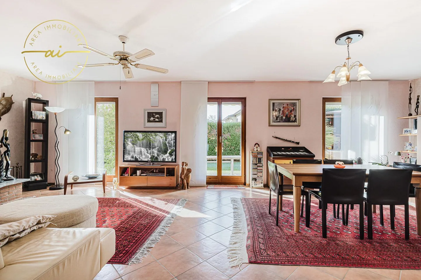 Bella casa con giardino, a due passi dal lago Riva San Vitale - Foto 8 di 13