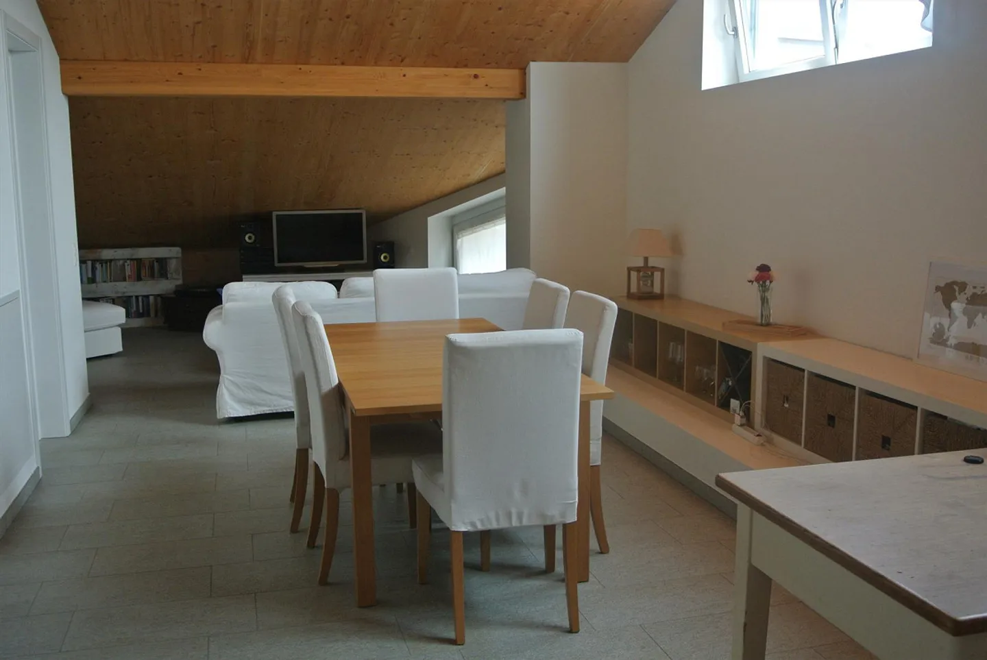 Elegante attico con 2,5 stanze, completamente ristrutturato - Foto 2 di 7