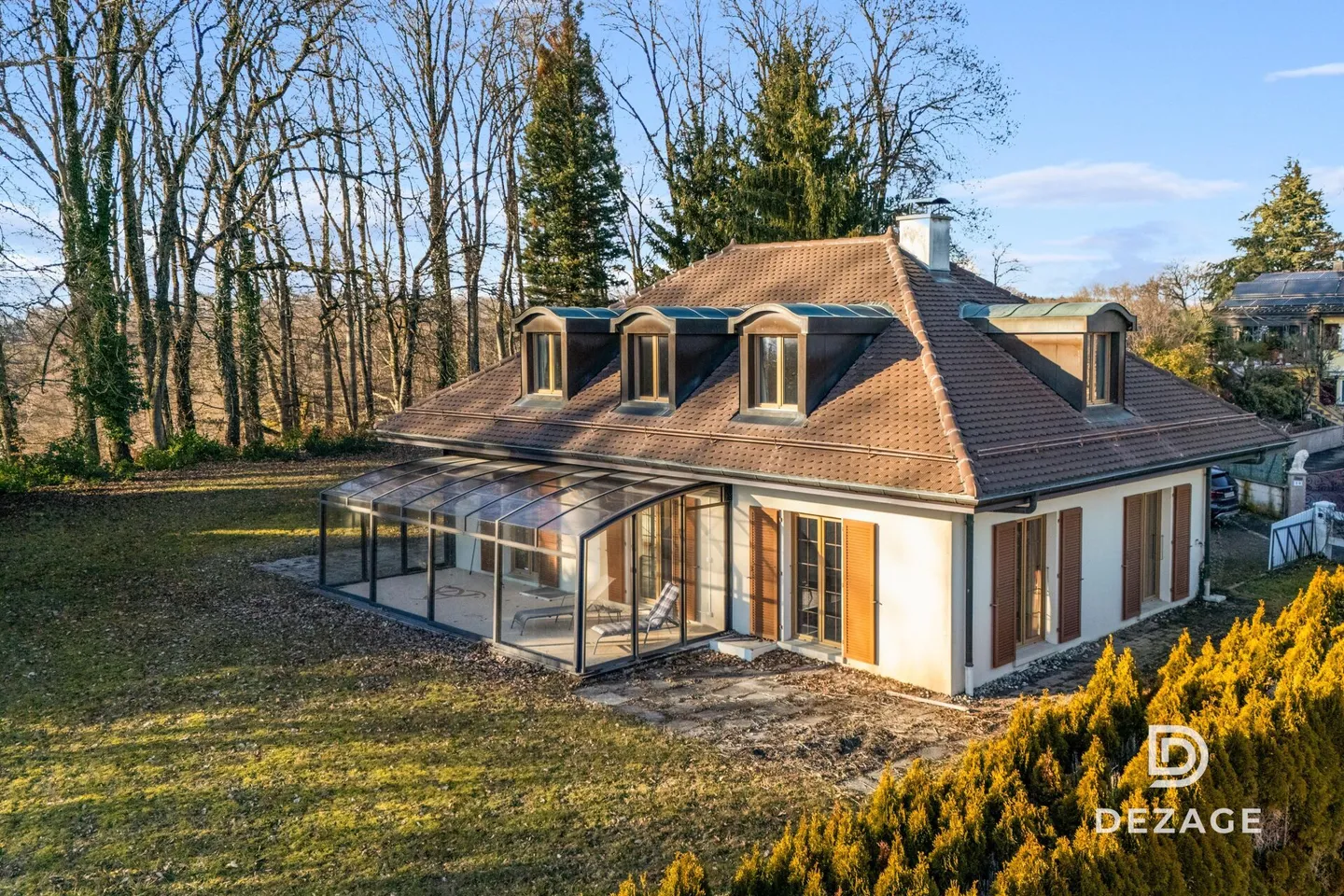 Large family property on the edge of the forest: exceptional volumes and potential! - Photo 1 of 13