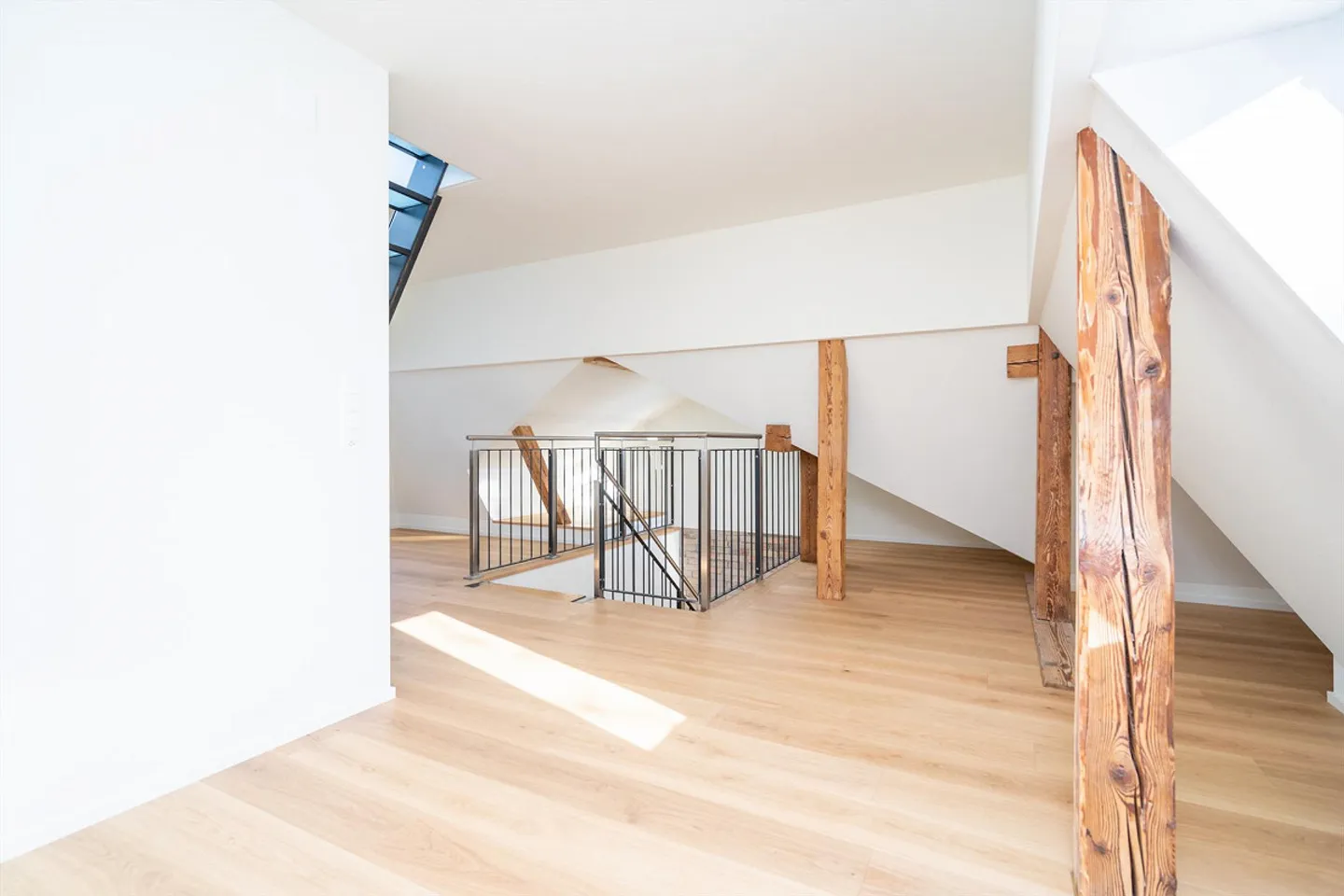 Moderne Attikawohnung mit Terrasse - Foto 6 von 9