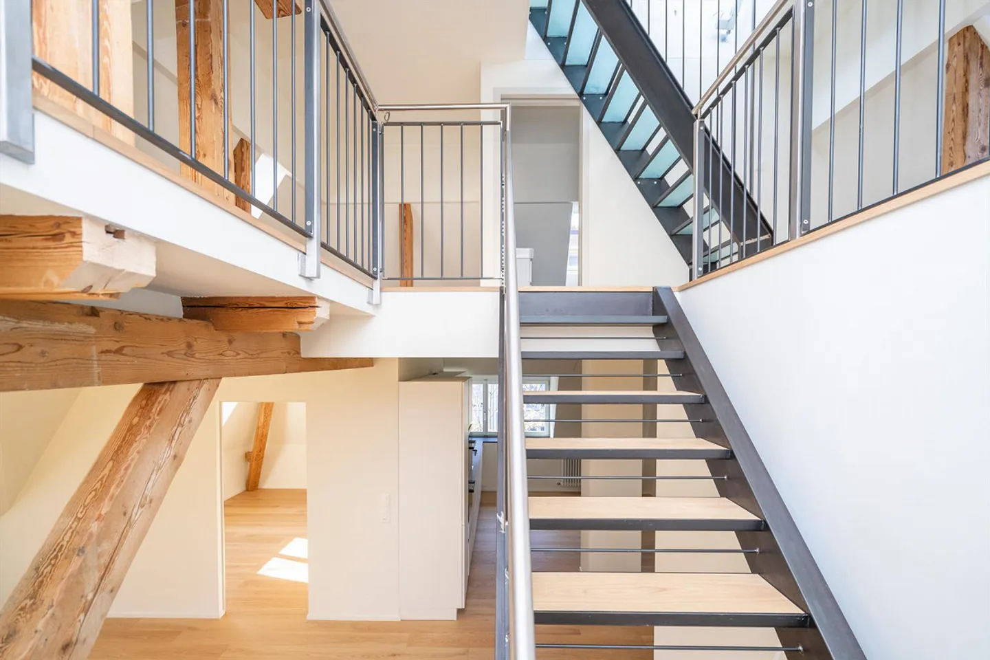 Moderne Attikawohnung mit Terrasse - Foto 7 von 9
