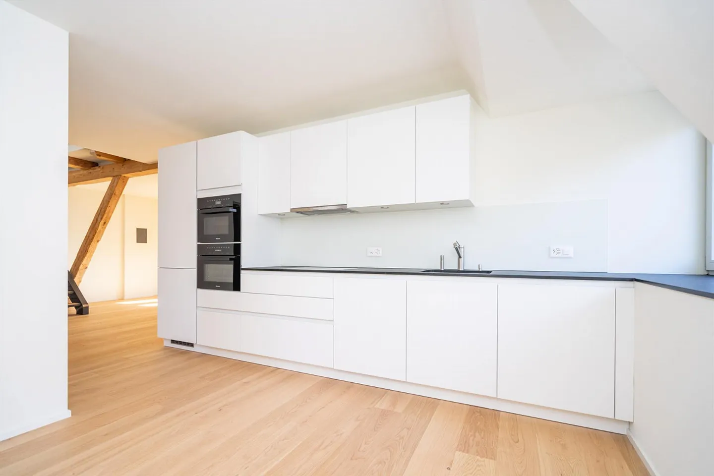 Moderne Attikawohnung mit Terrasse - Foto 9 von 9