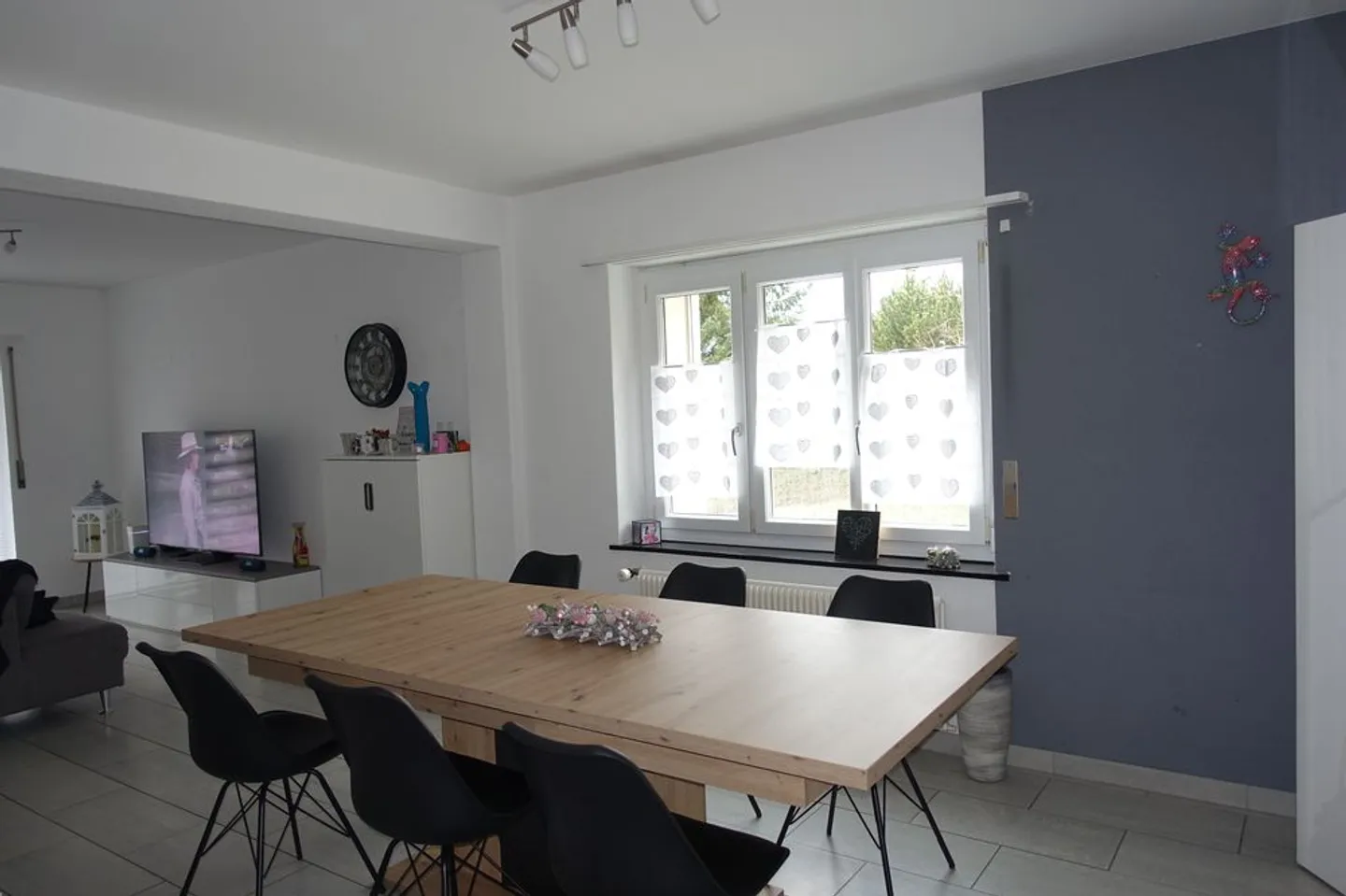 Tramelan - Duplex apartment with 5 1/2 rooms - Photo 2 of 11