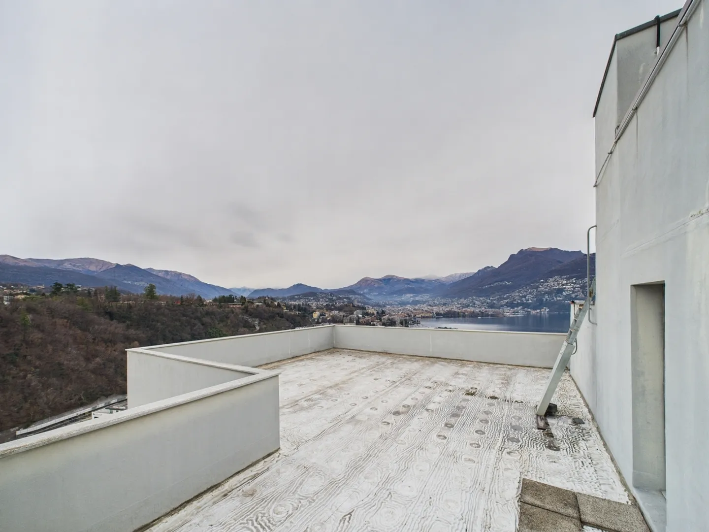 Appartamento luminoso con vista lago - Foto 11 di 13