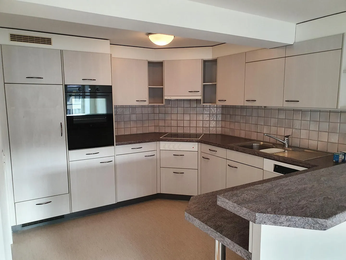 Grosszügige Altstadtwohnung mit Charme - Foto 3 von 10