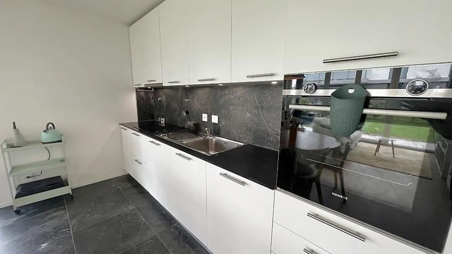 APPARTEMENT 3½ PIÈCES À DELÉMONT (JU), MEUBLÉ, TEMPORAIRE - Photo 3 sur 10