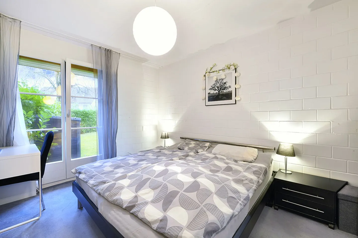 4.5-room garden apartment with individual floor plan and spacious outdoor seating area - Photo 4 of 10