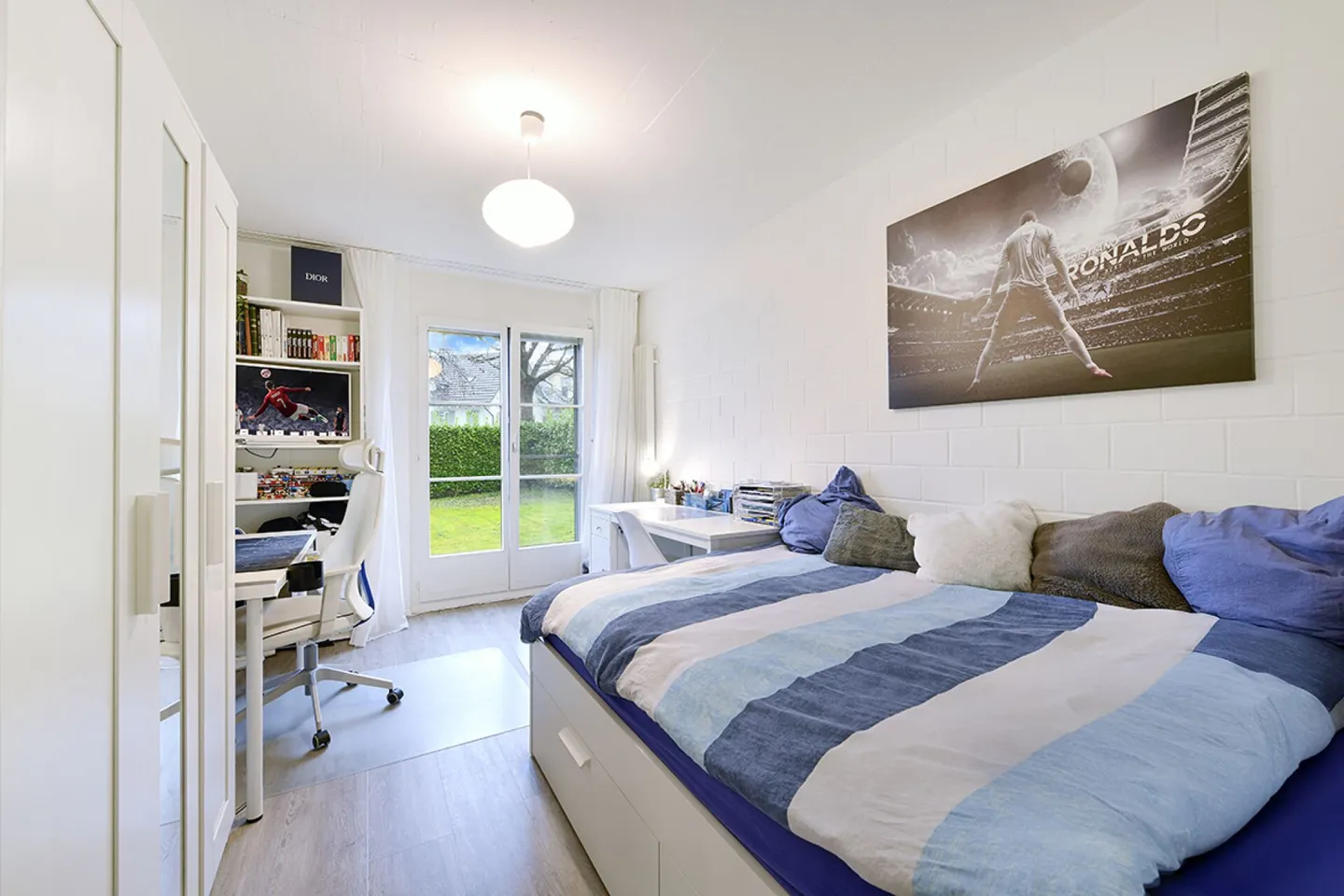 4.5-room garden apartment with individual floor plan and spacious outdoor seating area - Photo 6 of 10