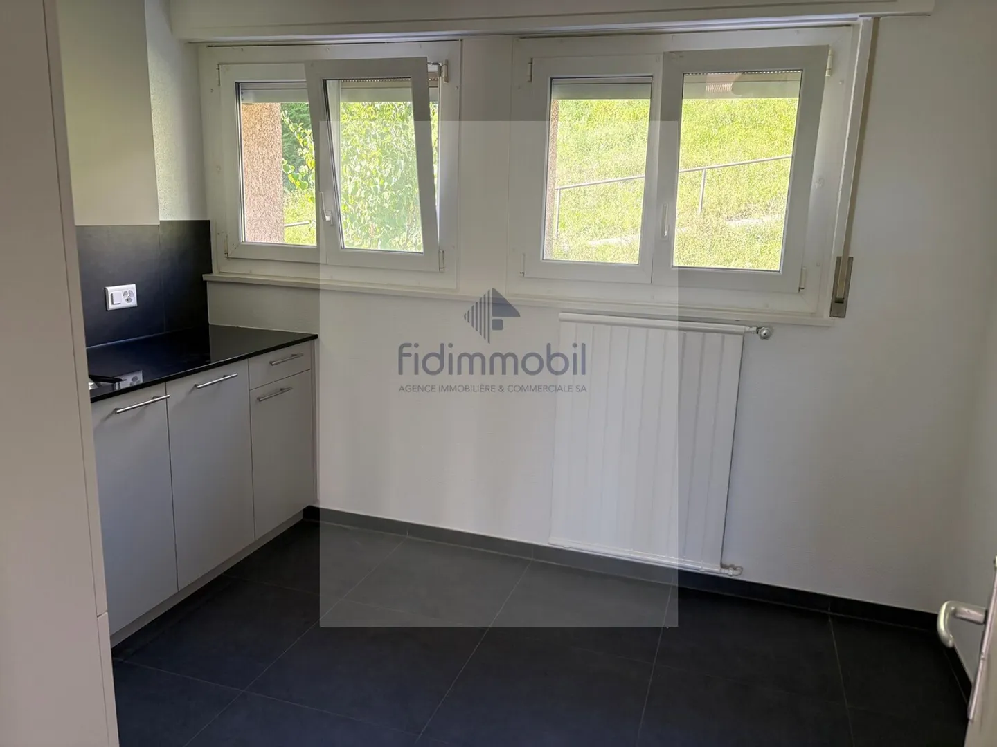 Charmante appartement de 4,5 pièces entièrement rénové. - Photo 8 sur 9